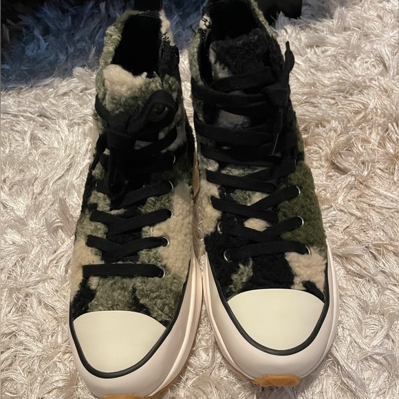 Steve Madden Shaft Fur Camo Sneakers NEW - Picture 4 of 8